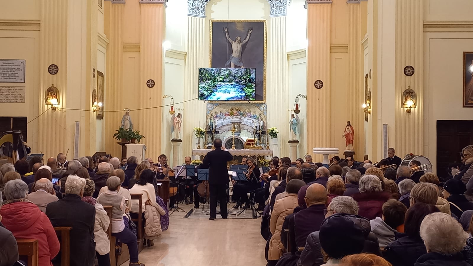 Successo a Jenne per il gran concerto di fine anno con Orchestra e coro